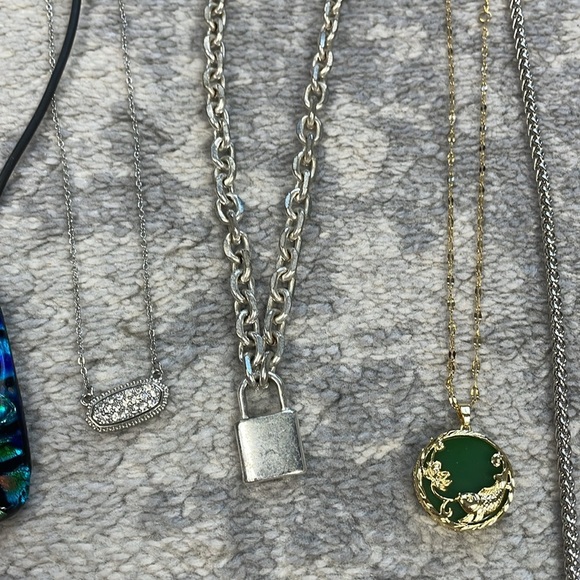 Bulk Lot of Mixed Fashion Costume Jewelry Necklaces Rings Bracelets Earrings - Picture 7 of 11